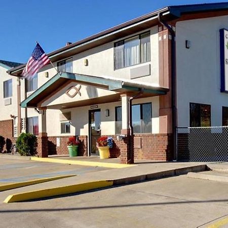 Cassville Four Seasons Inn & Suites מראה חיצוני תמונה