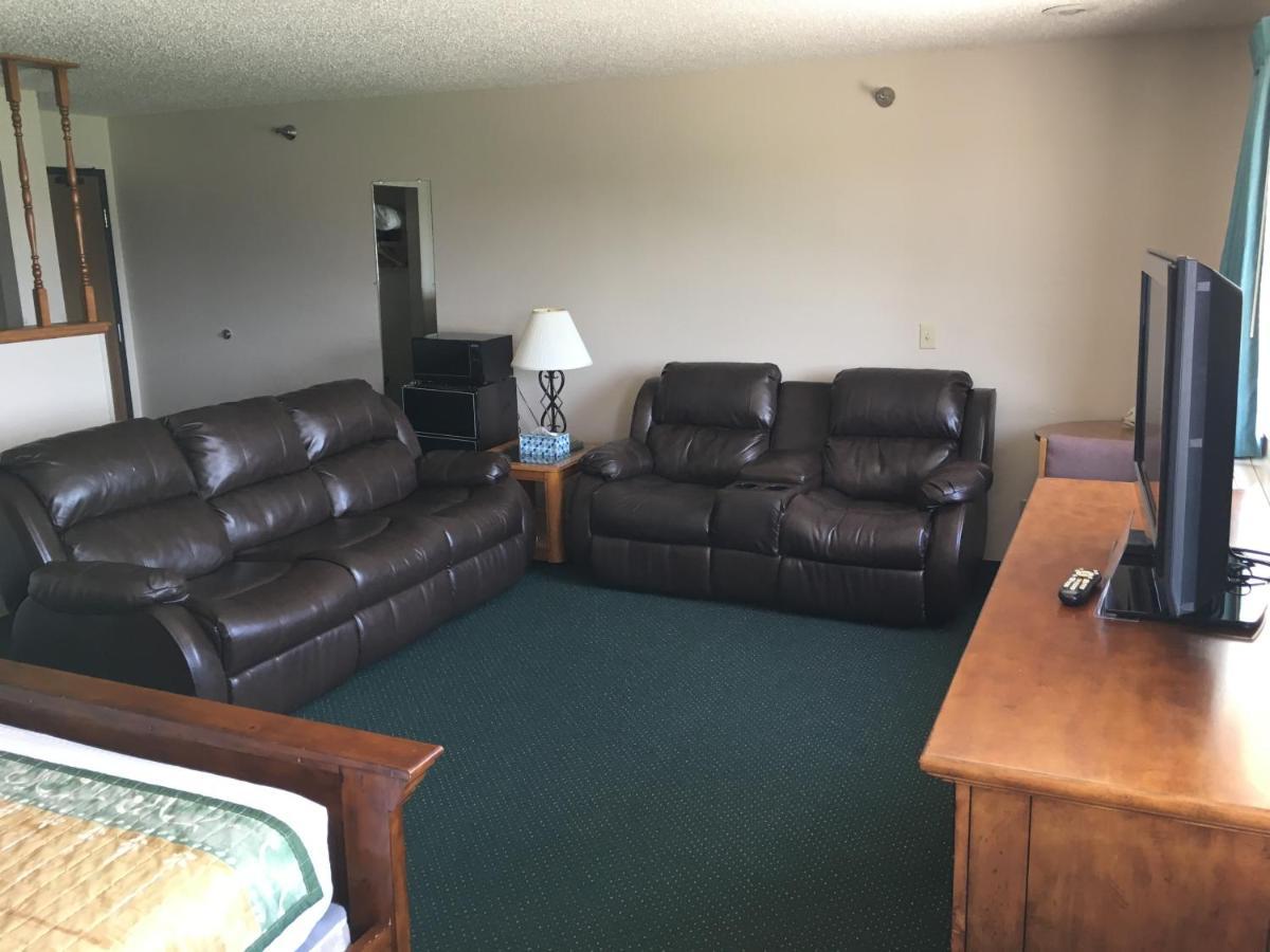Cassville Four Seasons Inn & Suites מראה חיצוני תמונה