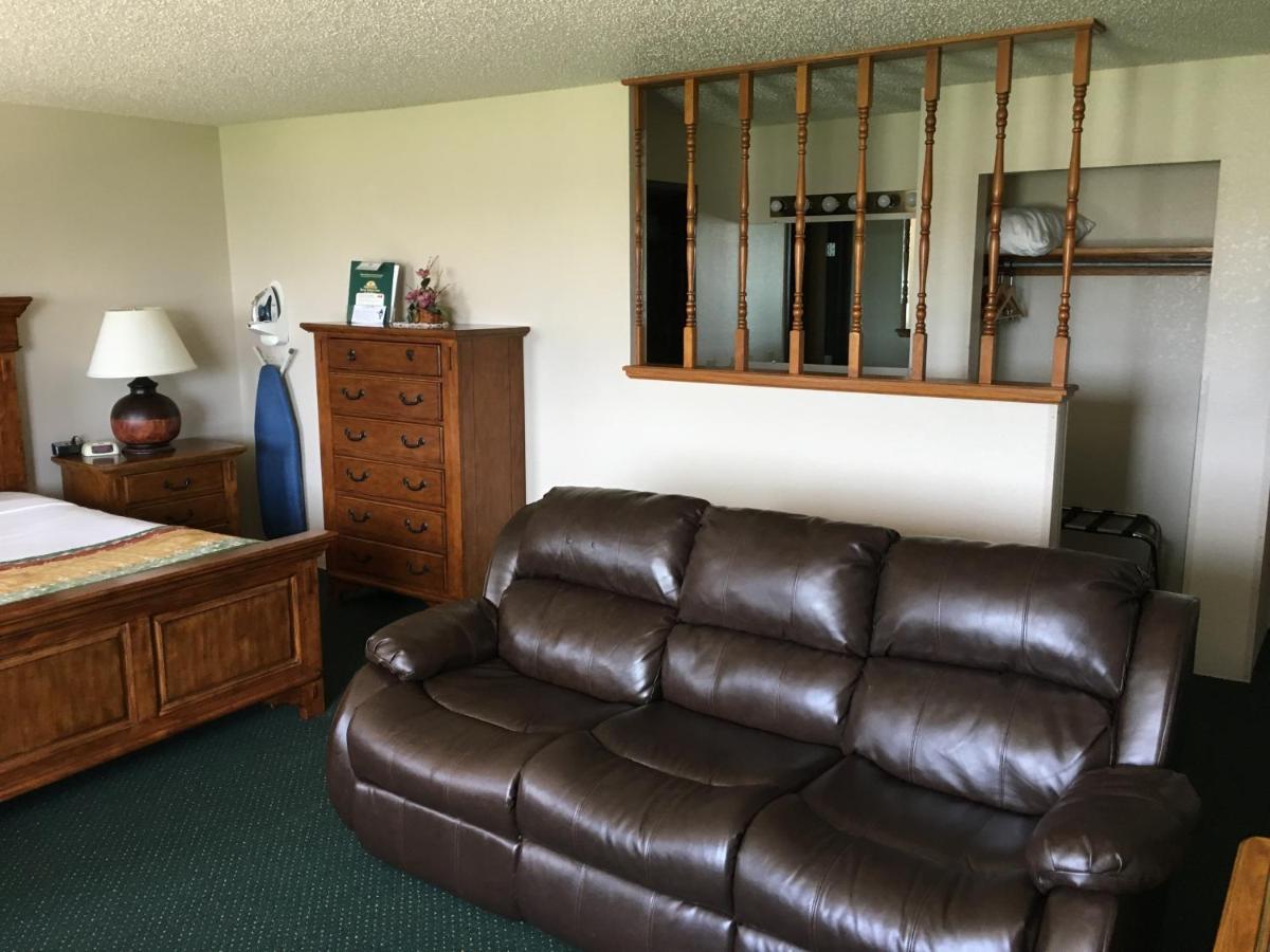 Cassville Four Seasons Inn & Suites מראה חיצוני תמונה